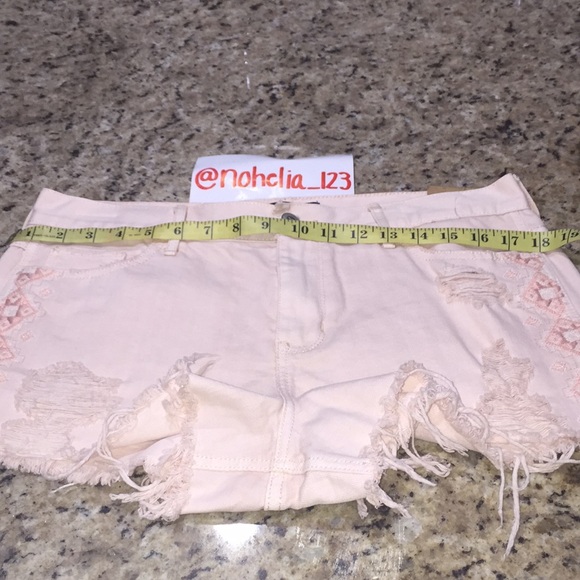 Hollister High Rise Short-Short - Picture 6 of 8